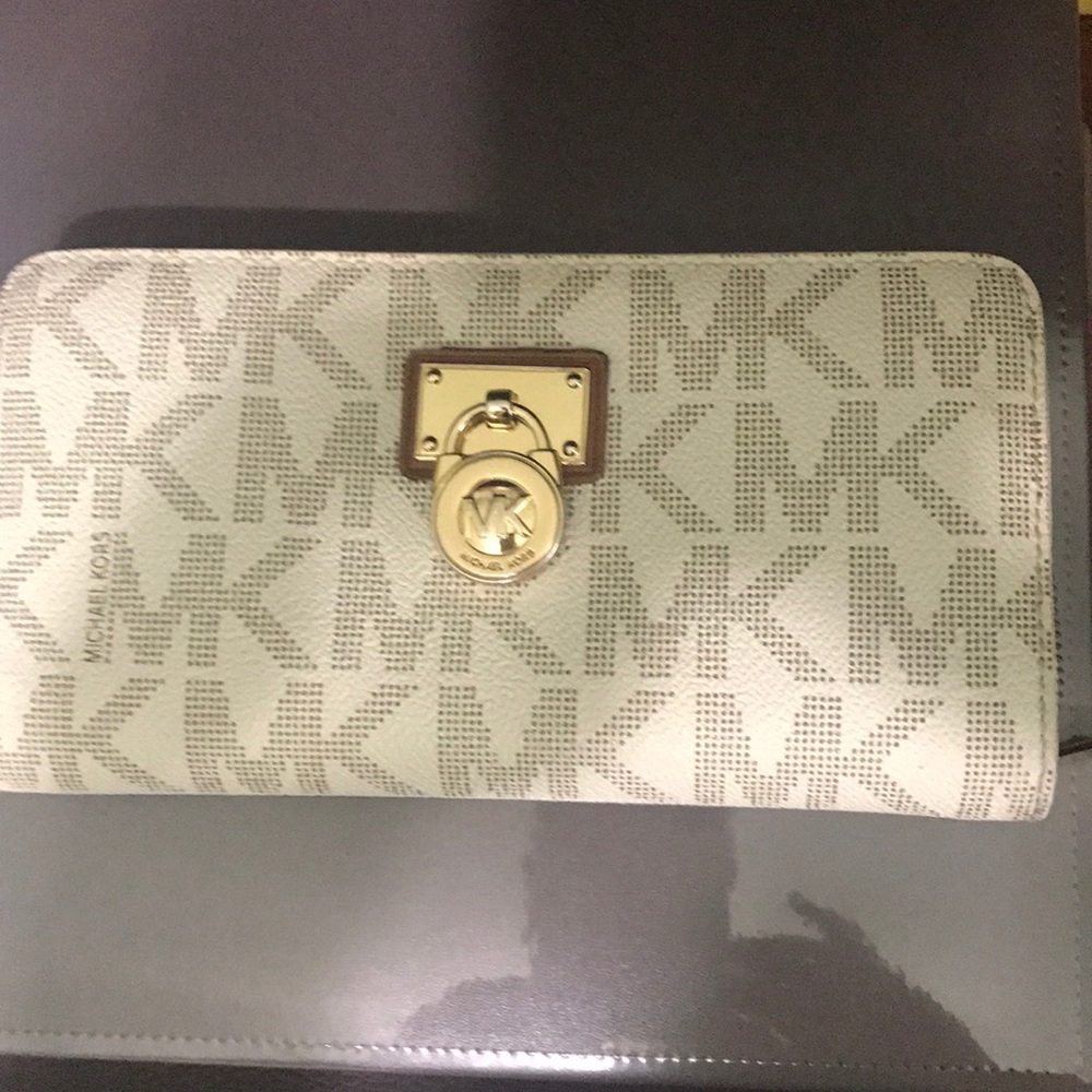 Michael Kors wallet
